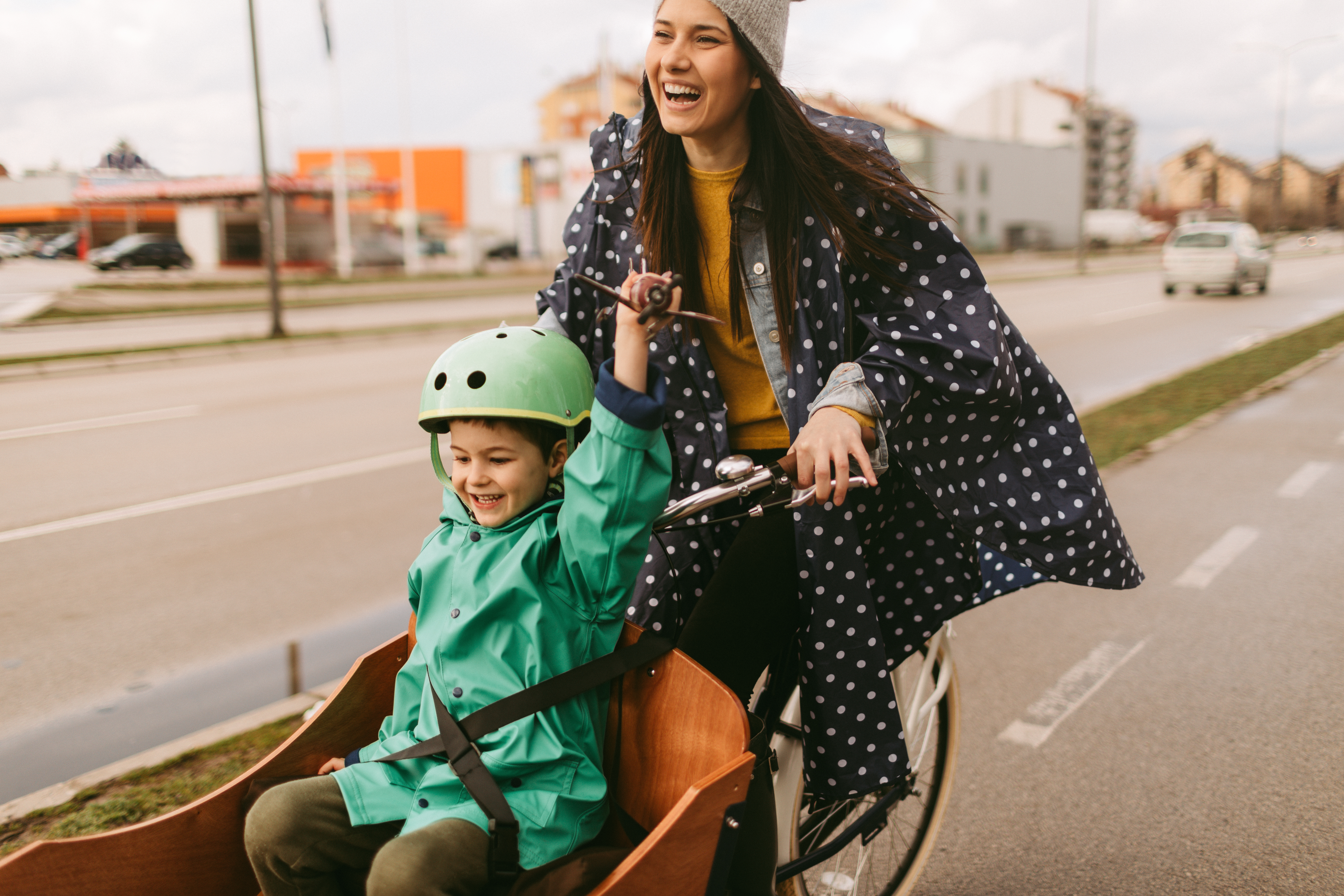 Mutter und Kind auf dem Fahrrad